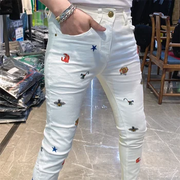 Kényelmes Jean Férfiak Tavaszi Legging Slim Fit Divat Koreai Magas Minőségű Trend Színes Minta Hímzés Erkek Pantolon